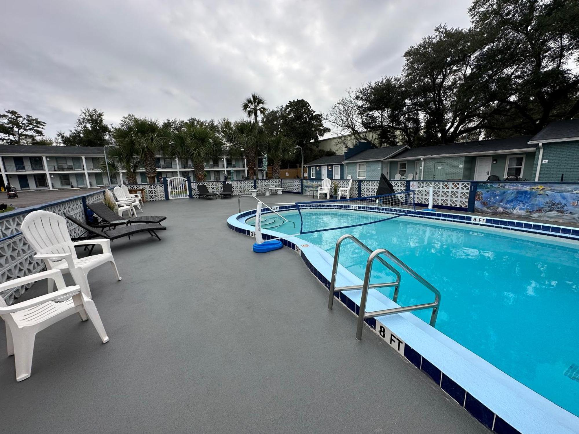 Gulf Coast Inn Gulf Breeze Extérieur photo